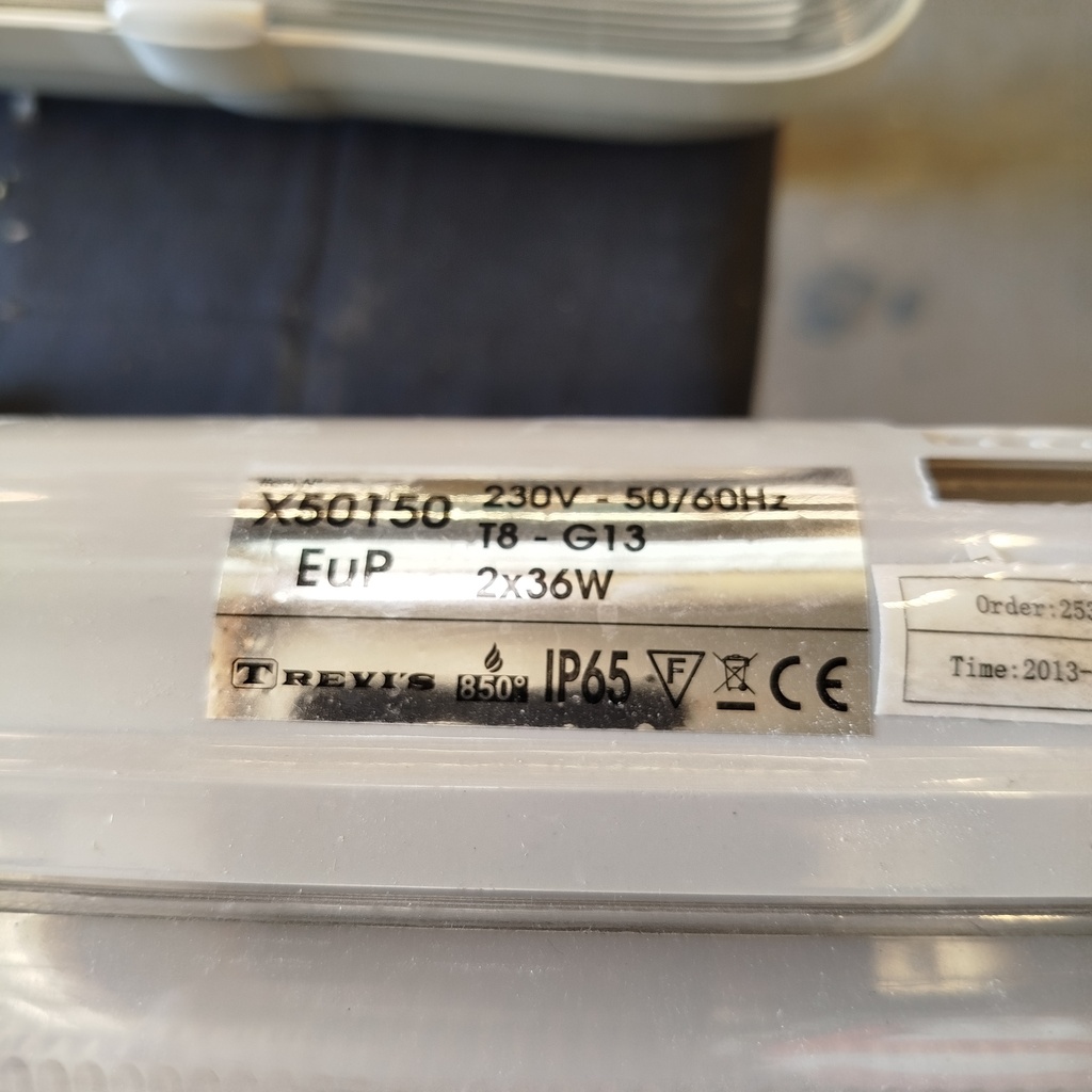 Luminaire Tube Etanche 2 x 36W IP65 - 125 x 13cm