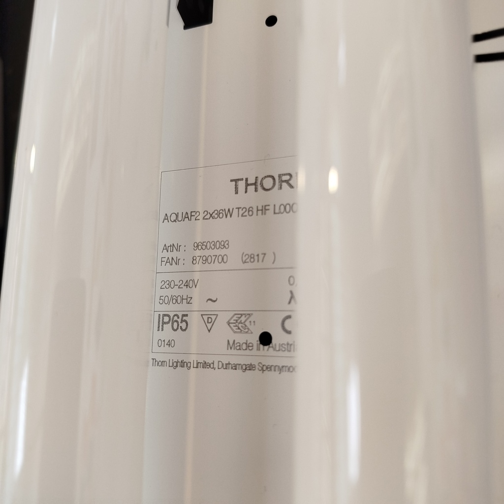 Luminaire Tube Etanche 2 x 36W IP65 - 130 x 14cm