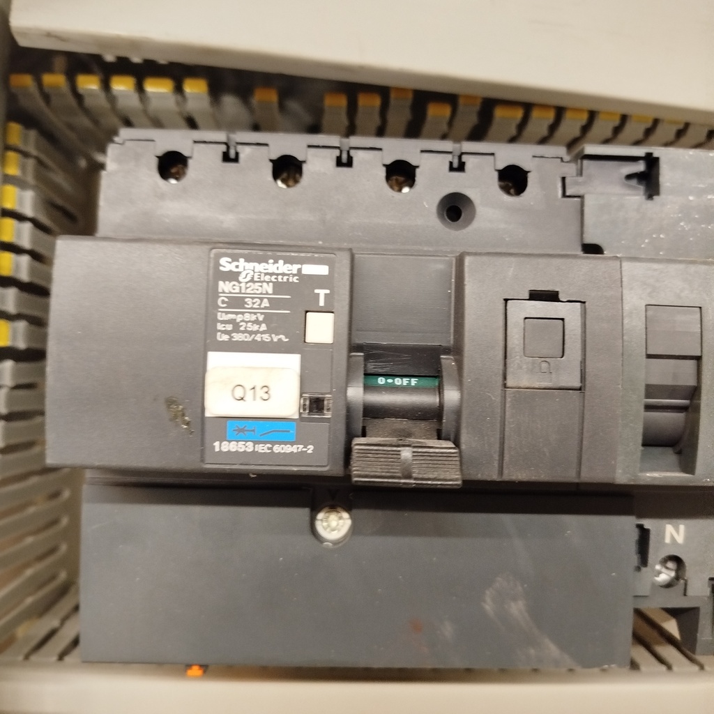 Armoire Electrique - 150 x 109 x 25cm 