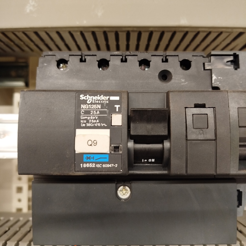 Armoire Electrique - 150 x 109 x 25cm 