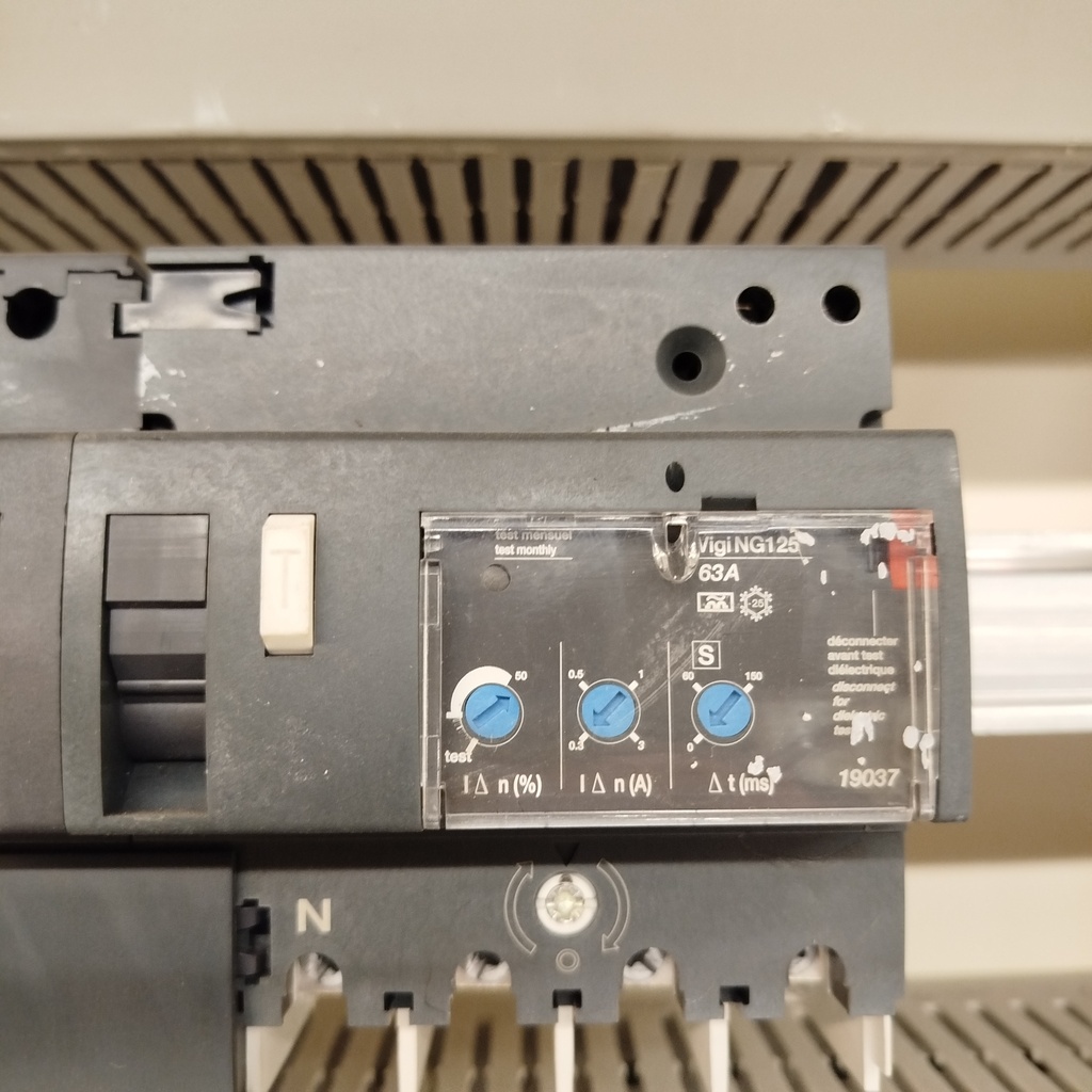 Armoire Electrique - 150 x 109 x 25cm 