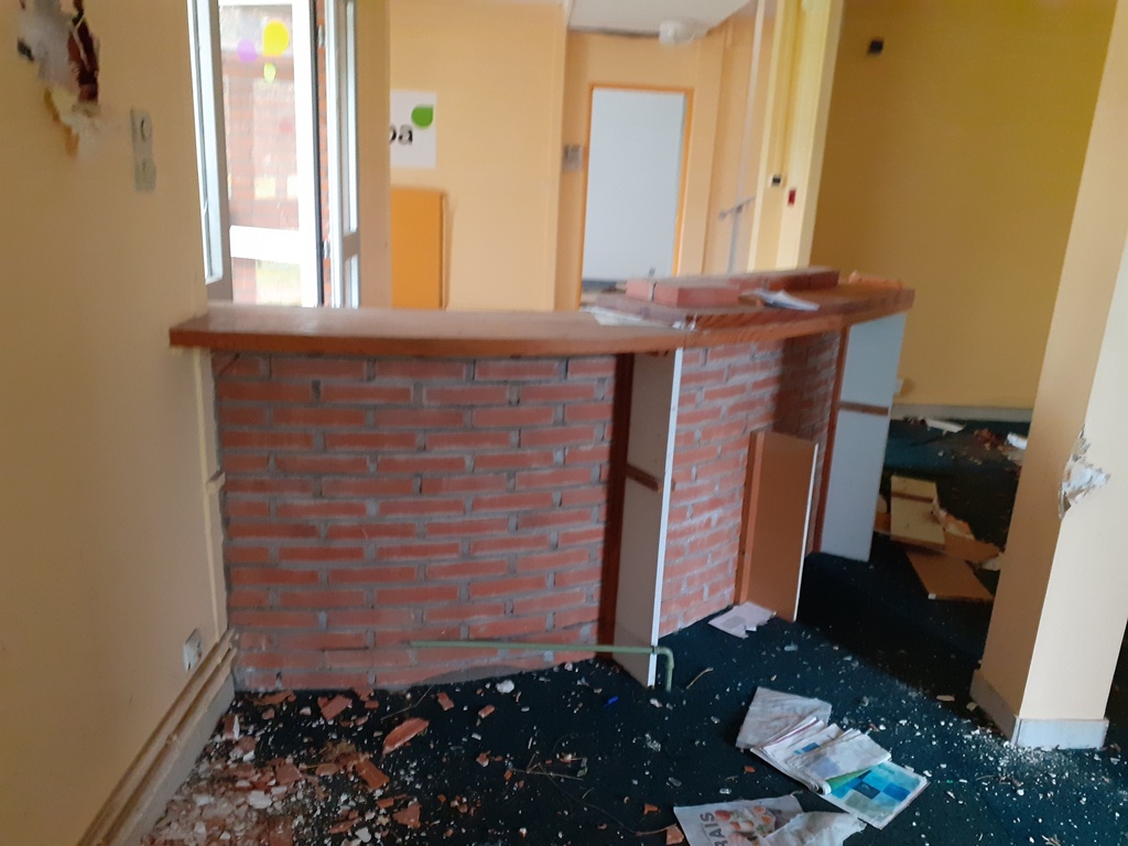 Bar Briques Rouge En Terre Cuite - 340 x 80 x 97cm