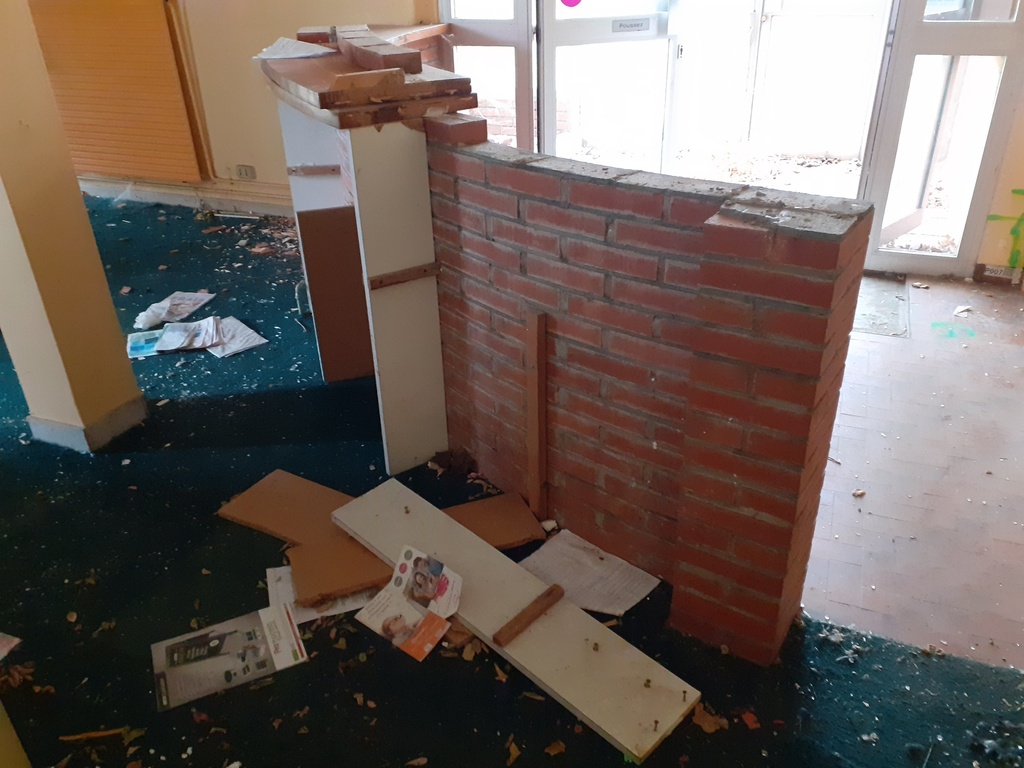 Bar Briques Rouge En Terre Cuite - 340 x 80 x 97cm