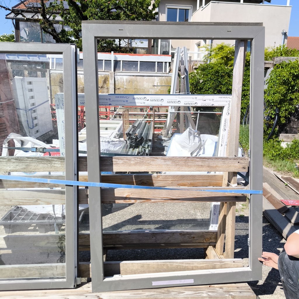 Fenêtre PVC Gris 1 Vantail Oscillo-Battant - 1588 x 1080 x 40mm