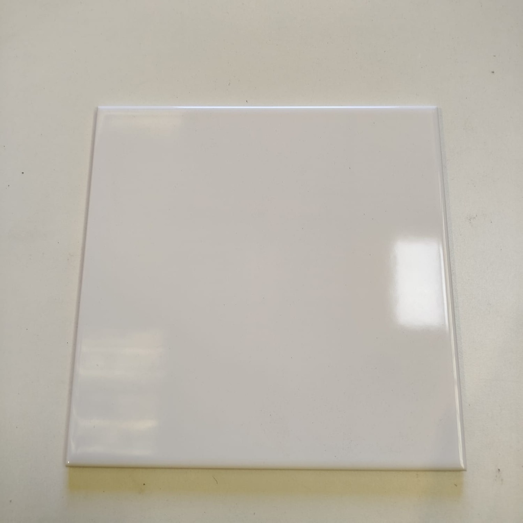Lot Faïence Blanche - 2.76m² - 20x20x0.65cm
