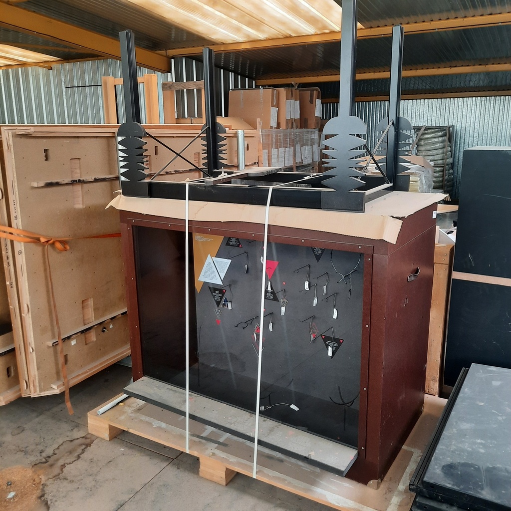 Vitrine Exposition - 140 x 113 x 70cm