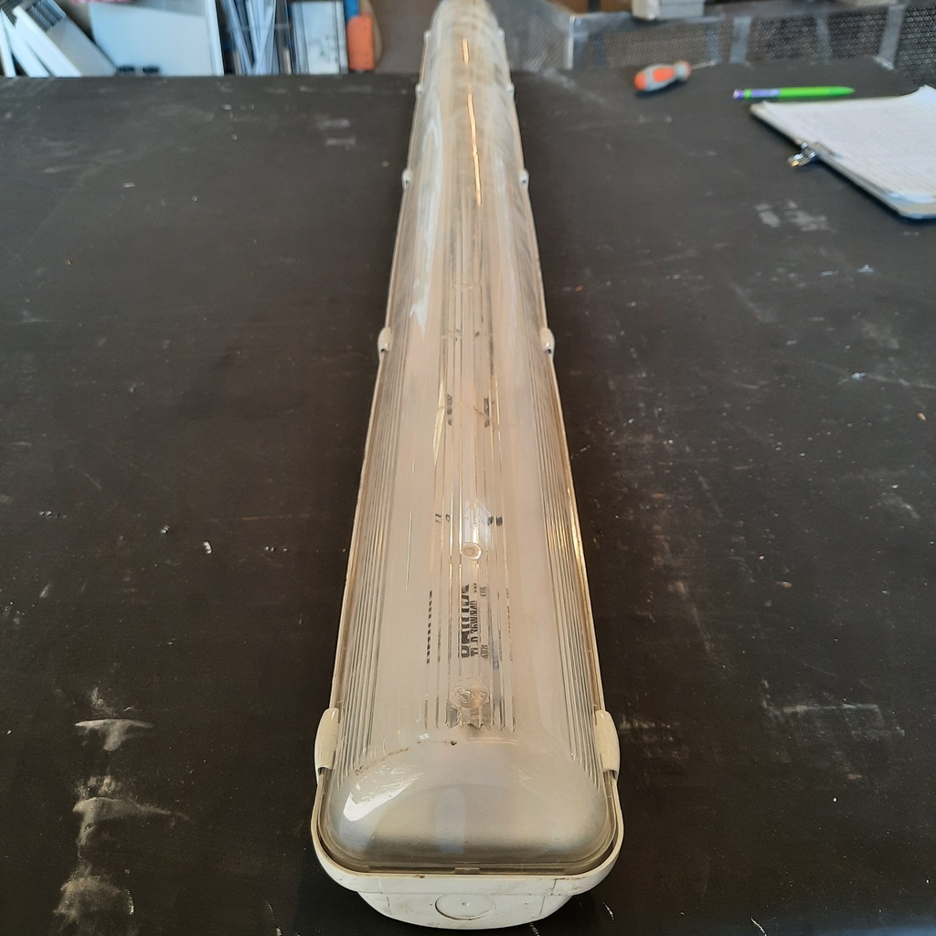 Luminaire Tube Etanche 36W IP65 - 126 x 10cm