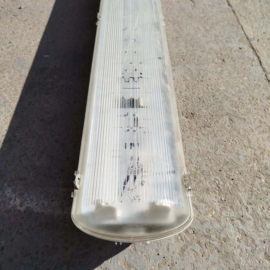 Luminaire Tube Etanche 2 x 36W IP65 - 125 x 15cm