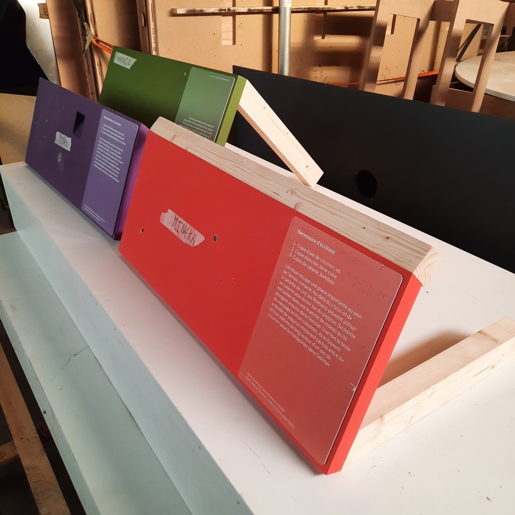 Tablette MDF (medium) + Bois Massif - 75 x 45 x 33cm