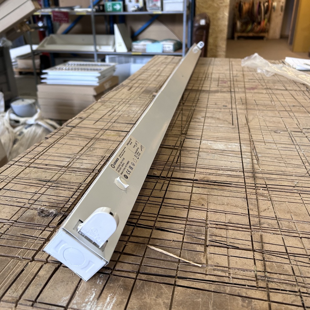 Réglette LED - 153 x 6.6 x 5cm