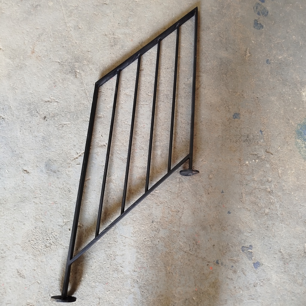 Garde Corps Acier Noir 45° - 99.5 x 50.8 x 4cm