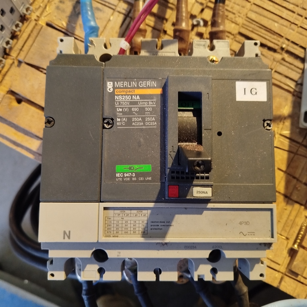 Disjoncteur Compact NS250N