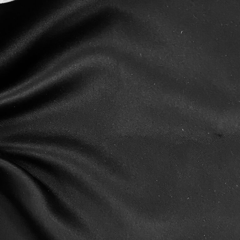 Tissu Satin Occultant Noir M1 - 250g/m² - 2.9 x 1m