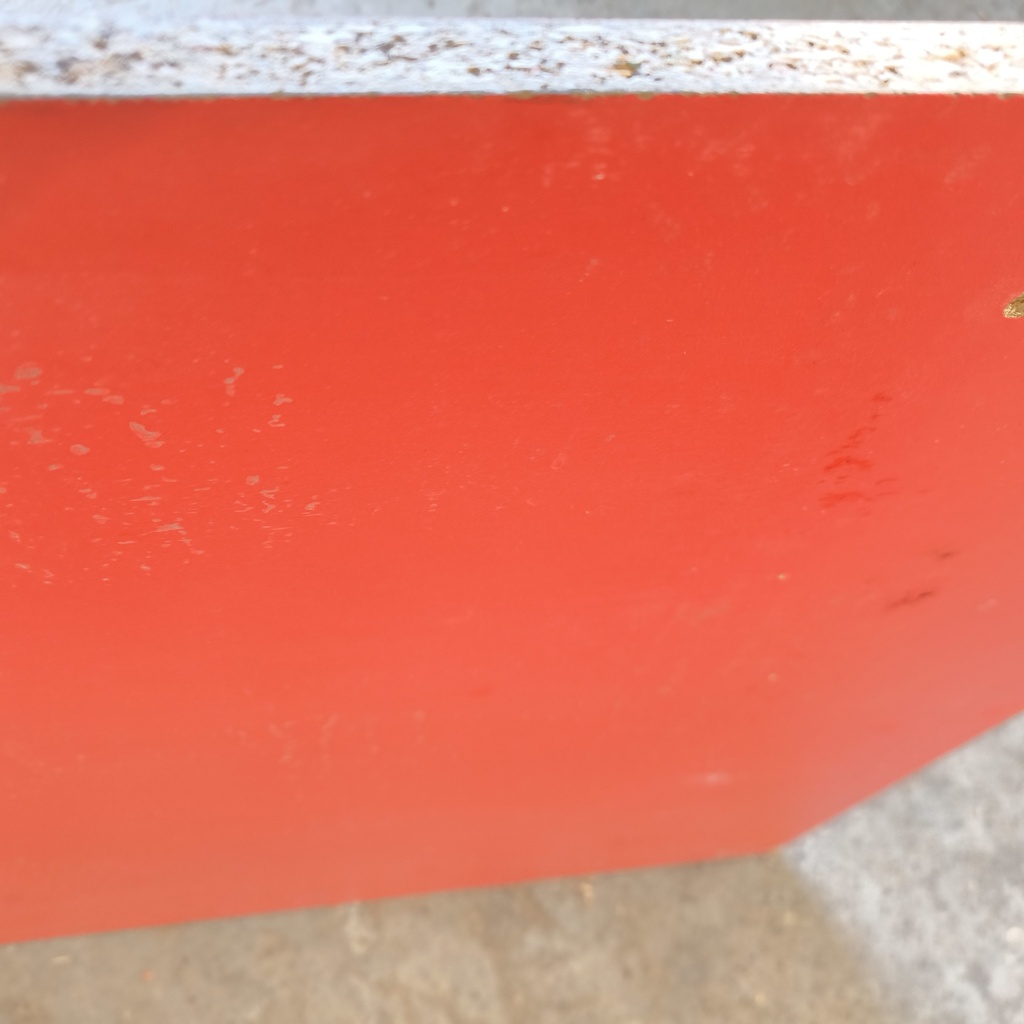 Panneau Aggloméré Rouge - 1306 x 1000 x 19mm