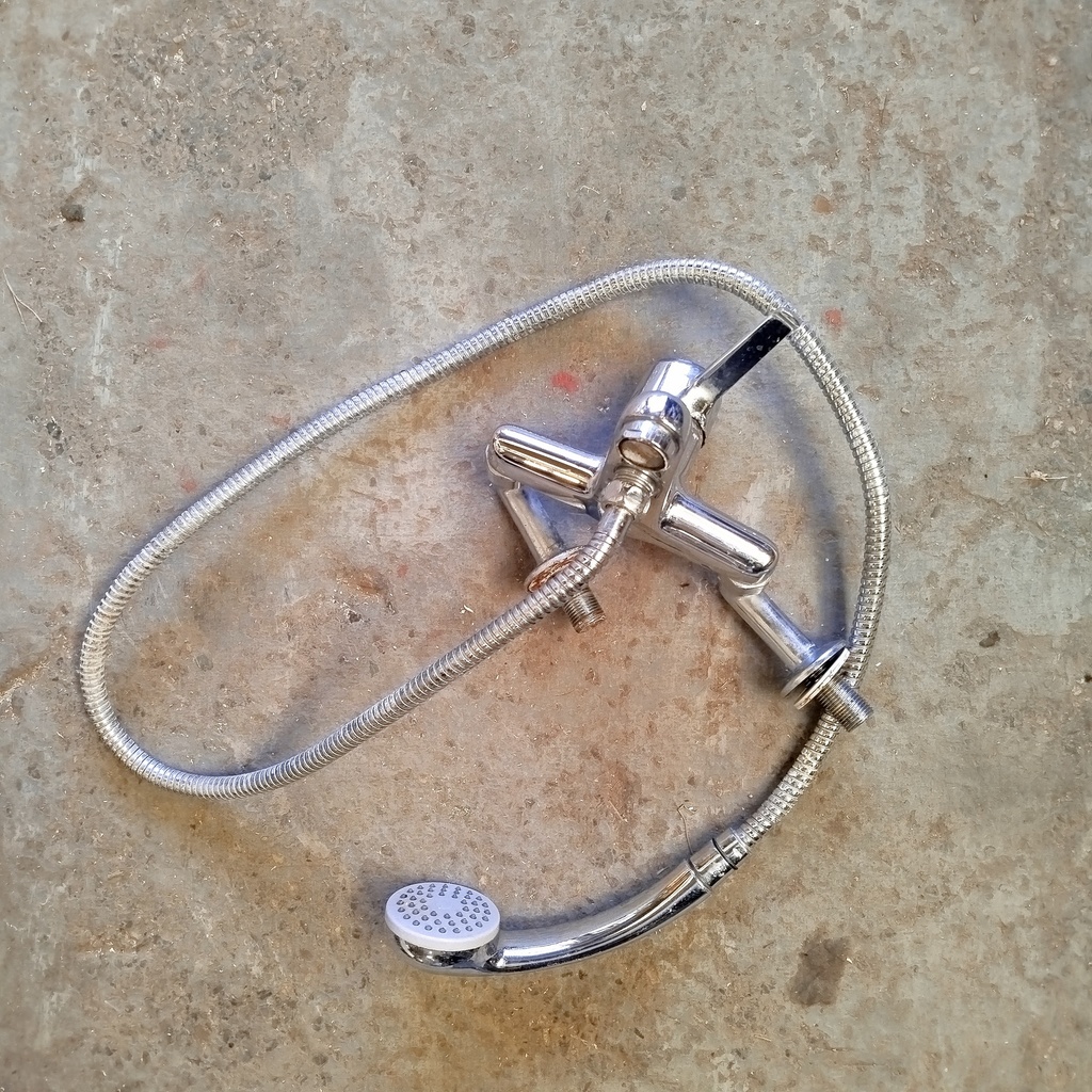 Mitigeur Baignoire + Pommeau De Douche