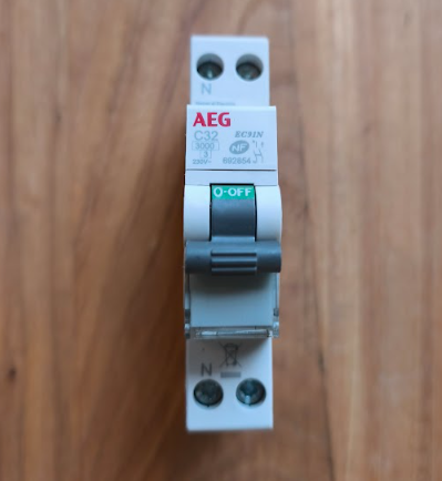 Disjoncteur AEG 32A Phase + Neutre