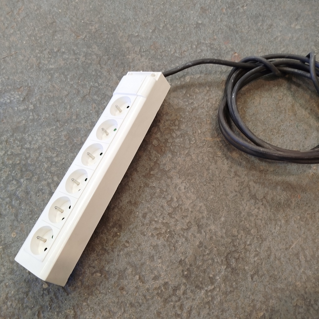 Multiprise LEGRAND 3500W 230V