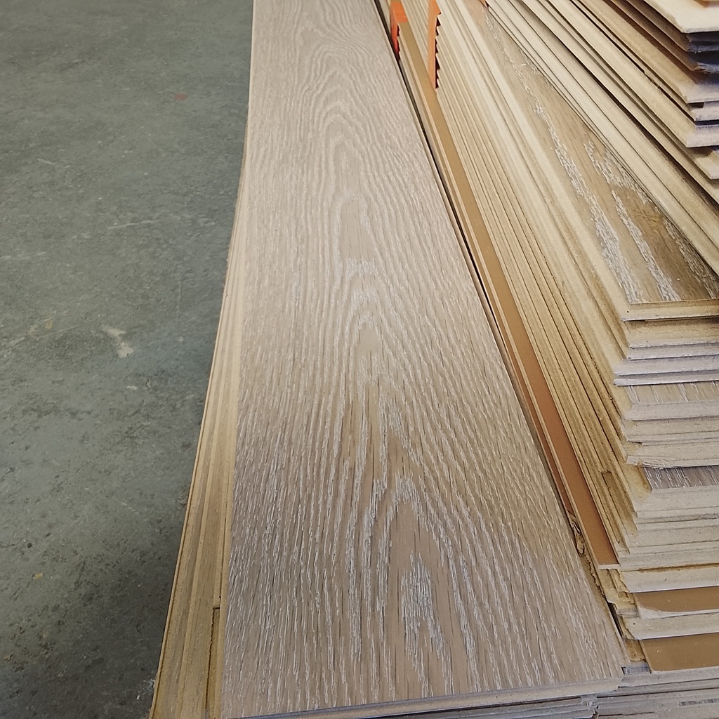 Lot Parquet Stratifié - 16.17m² - 1379 x 155 x 8mm