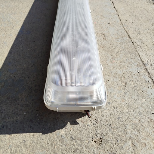 [250708BOBDEM013] Luminaire Tube Etanche 2 x 36W IP65 - 130 x 14cm