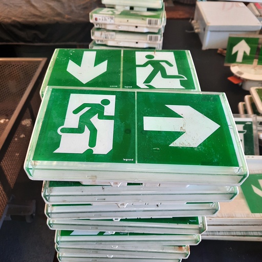 [250708BOBDEM018] BAES LED 1.3W IP43