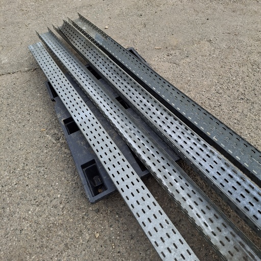 Chemins De Câbles Galvanisés - 12.5 x 6cm