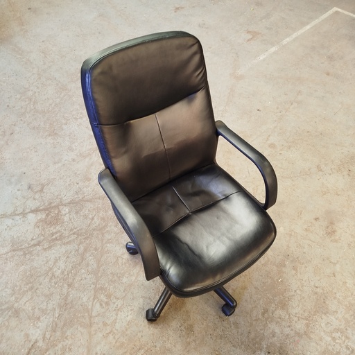 [260115BAY001] Chaise A Roulette