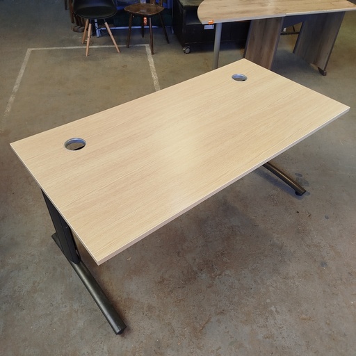 [260115BAY008] Bureau Aggloméré + Pieds Métalliques - 160 x 80 x 73cm