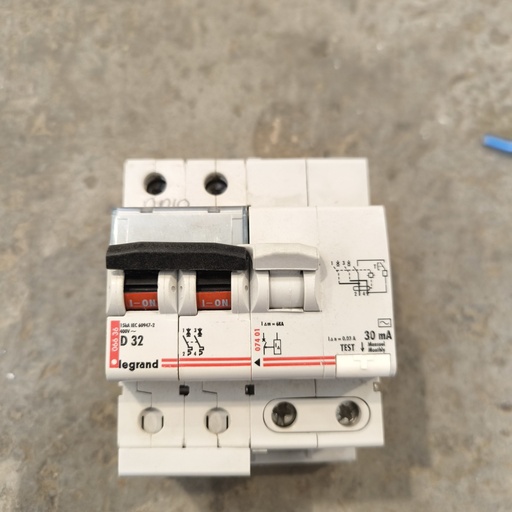 [260217BAR005] Disjoncteurs 2 Pôles LEGRAND