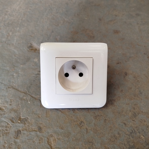 [CO260316EPO025] Prise LEGRAND