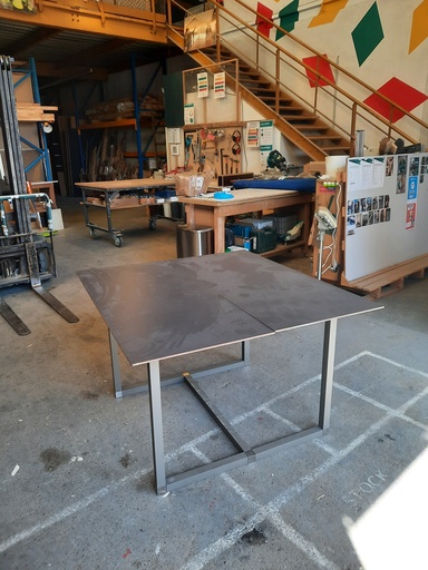 [4787] Table Démontable HPL 130x120x80cm