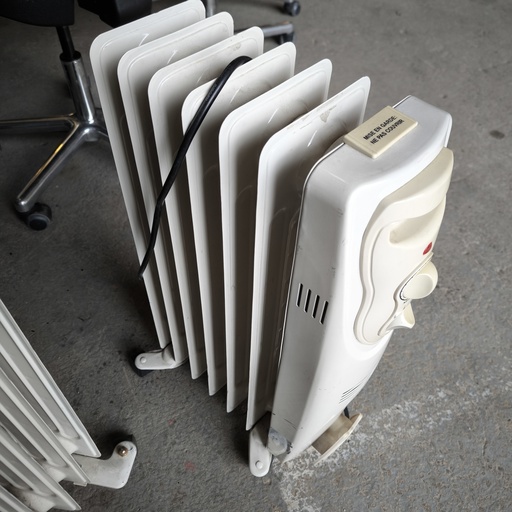 [260602OXY011] Radiateur Electrique Bain D'Huile A Roulettes 1500W - 63 x 40 x 15xm