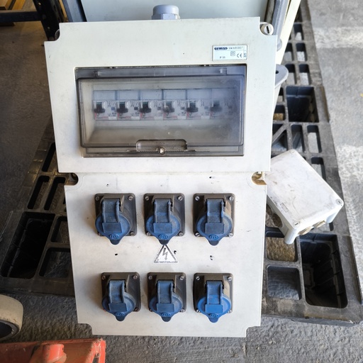 [260921TER003] Tableau De Distribution Electrique 32A Triphasé 6 Prises P17 GEWISS - 50 x 32 x 15cm