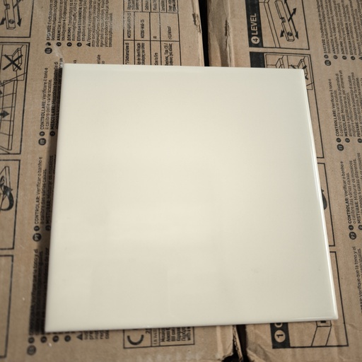 [261014CAR004] Lot Faïence Blanc - 1.5m² - 150 x 150 x 5mm